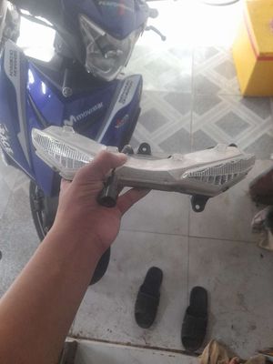 Mới thay đèn les dư đèn zin còn mới k trầy. Mua bán Phụ tùng xe tại Thành phố Sa Đéc Đồng Tháp được đăng bởi bình