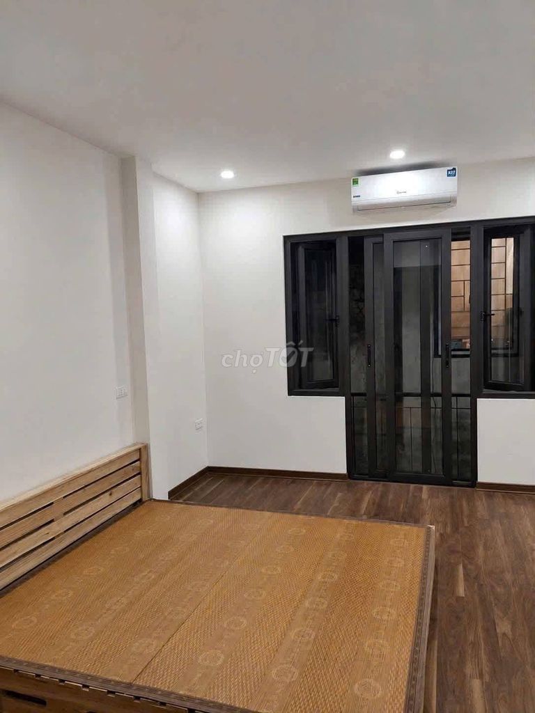 Дом 31 кв.м, 5 этажей, переулок Куинь, Хайбачынг, Ханой