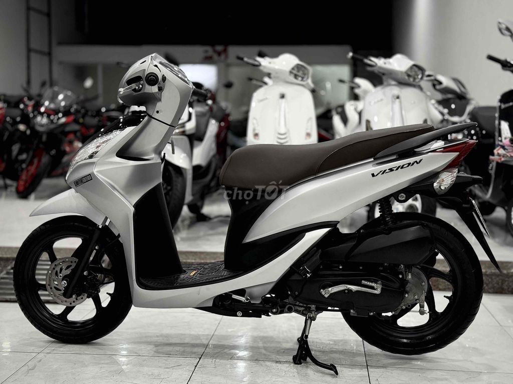 Honda Vision 2014 màu Bạc. Mua bán Xe máy tại Thị xã Phú Mỹ Bà Rịa - Vũng Tàu được đăng bởi Cửa Hàng Xe Máy Phú Mỹ hình 2