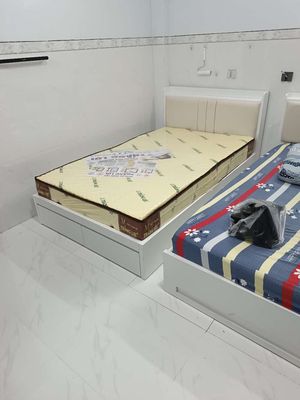 Combo giường 1m2x2m2 + nệm cao su non dày 20cm
