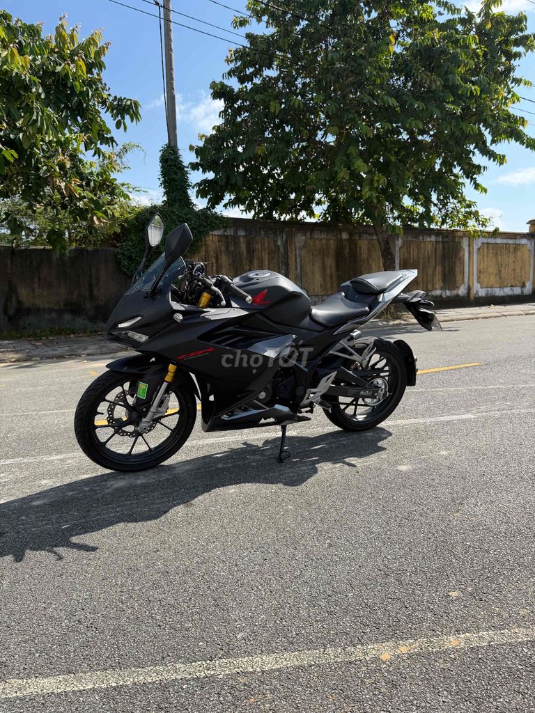 Honda CBR 150 Đen 6.000km. Mua bán Xe máy tại Quận Thanh Khê Đà Nẵng được đăng bởi Ku Tý hình 4