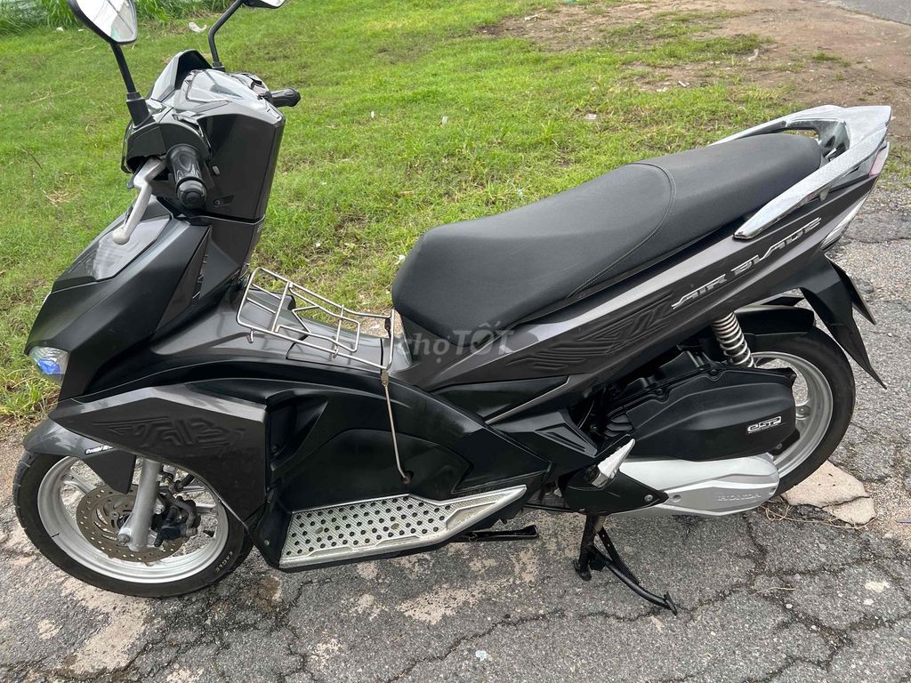 Honda Air Blade 125 2019 черно-серый малый пробег