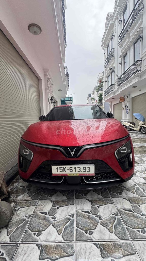 VinFast VF 7 ECO 2025 красный 38000 км