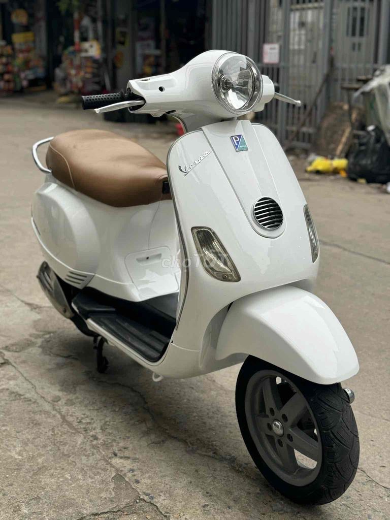 piaggio vespa 125cc trắng xe đẹp máy nguyên bản. Mua bán Xe máy tại Quận Nam Từ Liêm Hà Nội được đăng bởi Cường nguyễn hình 2