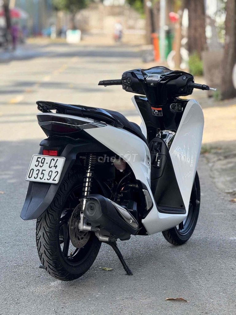 SH 125i ABS 2020 TRẮNG ĐEN BSTP. Mua bán Xe máy tại Thành phố Thủ Đức Tp Hồ Chí Minh được đăng bởi Vũ Vũ hình 3