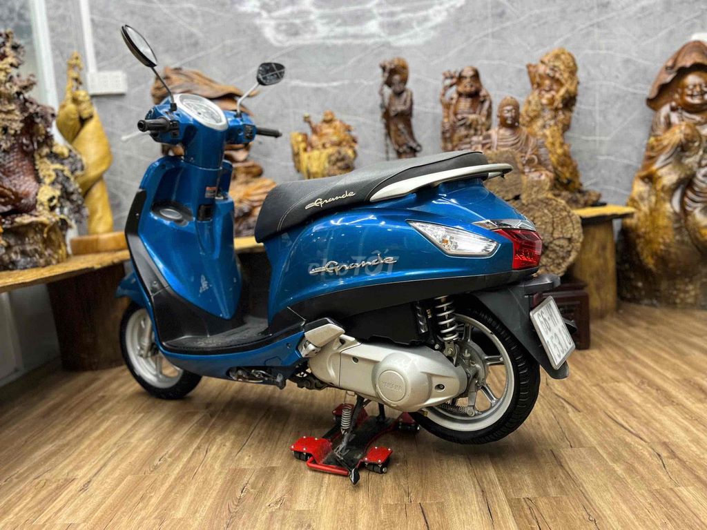 👉Grande 2015 dàn áo sạch sẽ máy móc bao êm. Mua bán Xe máy tại Quận 7 Tp Hồ Chí Minh được đăng bởi Xe Cũ Hiếu CT hình 6