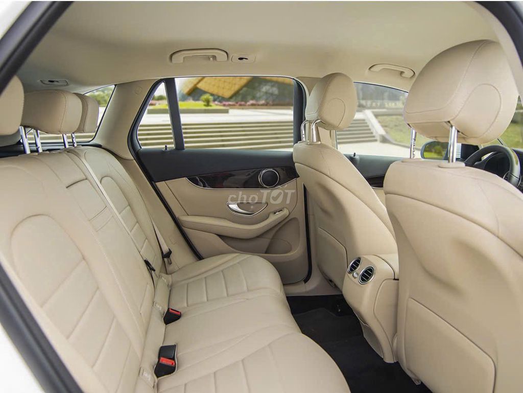 Mercedes Benz GLC 2022 200 - 48000 km. Mua bán Ô tô tại Thành phố Thủ Đức Tp Hồ Chí Minh được đăng bởi Tên chưa cung cấp hình 5