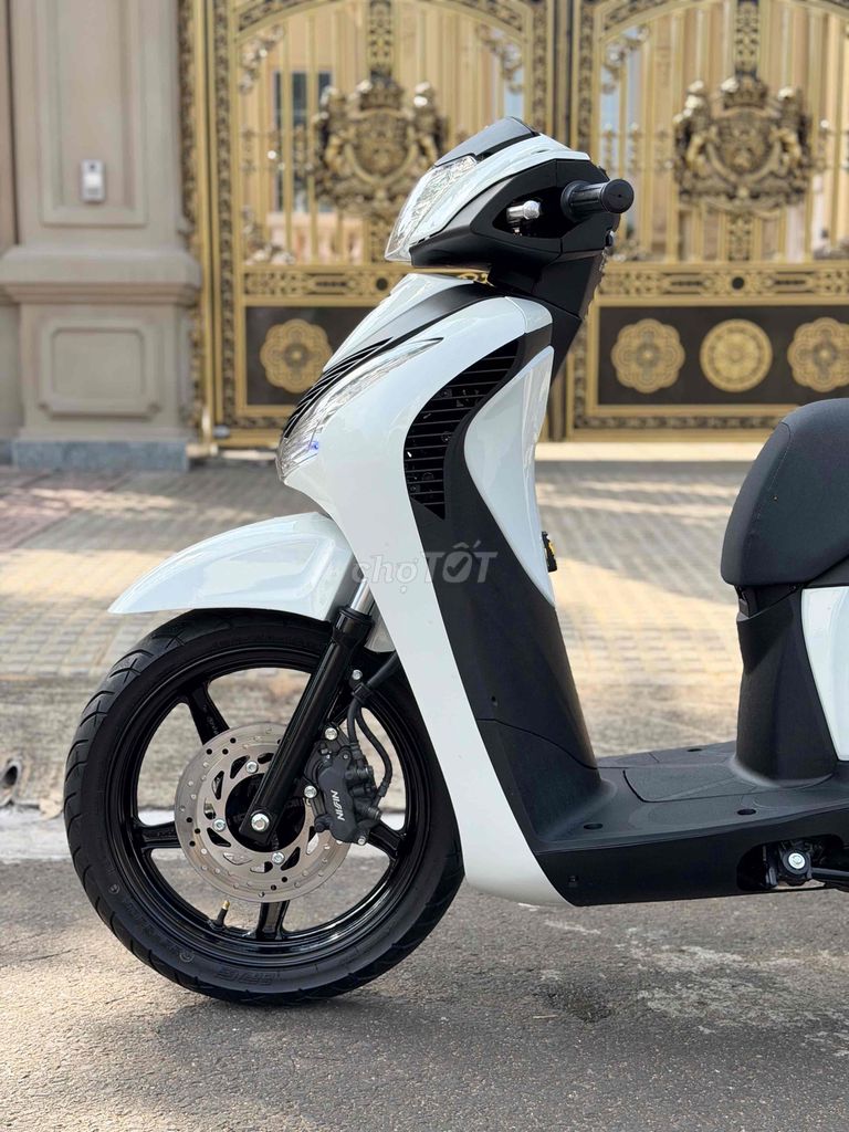 SH 150cc Trắng Smartkey. Mua bán Xe máy tại Thành phố Buôn Ma Thuột Đắk Lắk được đăng bởi Hoàng Quang hình 5