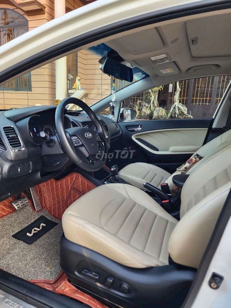 Kia Cerato 2017 1.6 AT - 55000 km. Mua bán Ô tô tại Thành phố Buôn Ma Thuột Đắk Lắk được đăng bởi Thủy Nguyễn hình 4