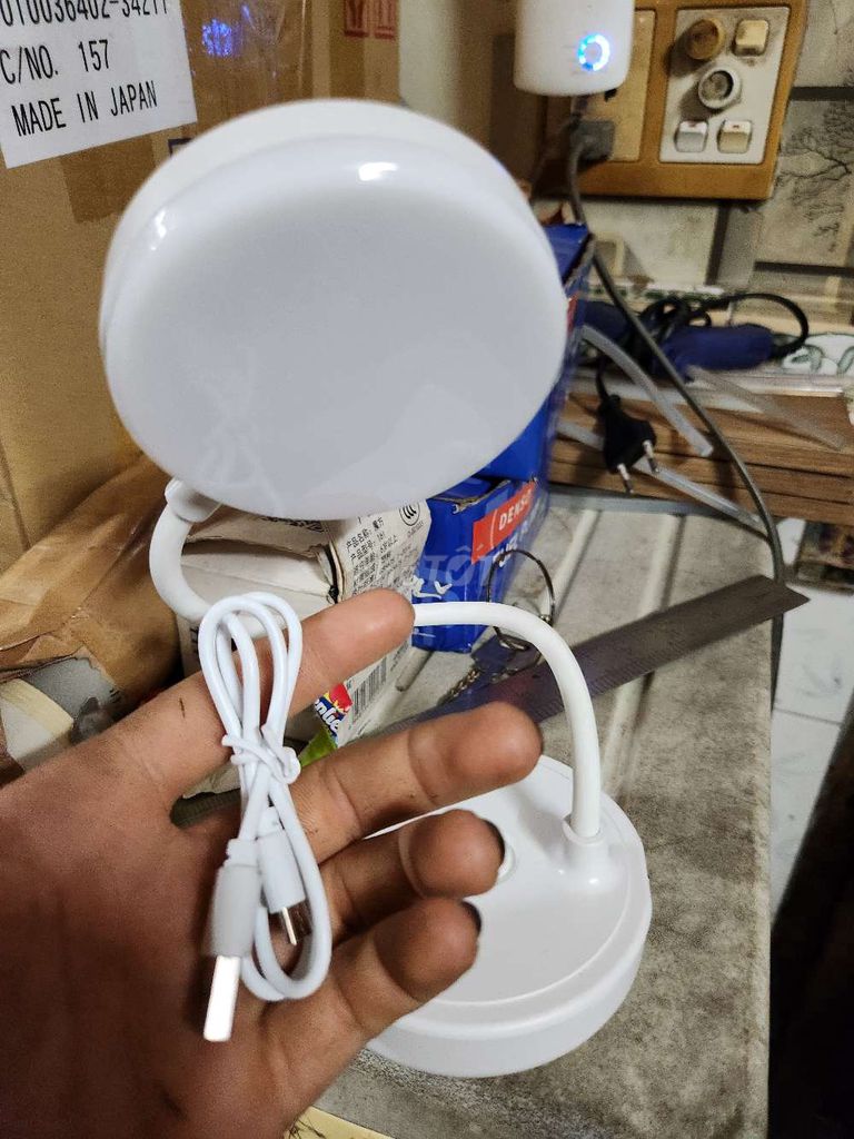 Đèn LED để bàn USB Trắng Mới. Mua bán Đèn tại Thành phố Châu Đốc An Giang được đăng bởi Quang Phúc hình 1