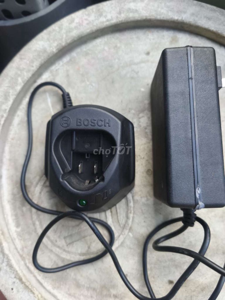 Sạc pin Bosch Đen Sạc nhanh. Mua bán Phụ kiện (Màn hình, Chuột...) tại Quận 8 Tp Hồ Chí Minh được đăng bởi Lê Thành Nhân  hình 1