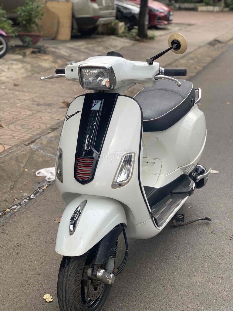 BÁN VESPA ĐÈN VUÔNG CÓ TRẢ GÓP KHÔNG CẦN TRẢ TRUOC. Mua bán Xe máy tại Thành phố Buôn Ma Thuột Đắk Lắk được đăng bởi XE MÁY ĐÔNG TÚ hình 2