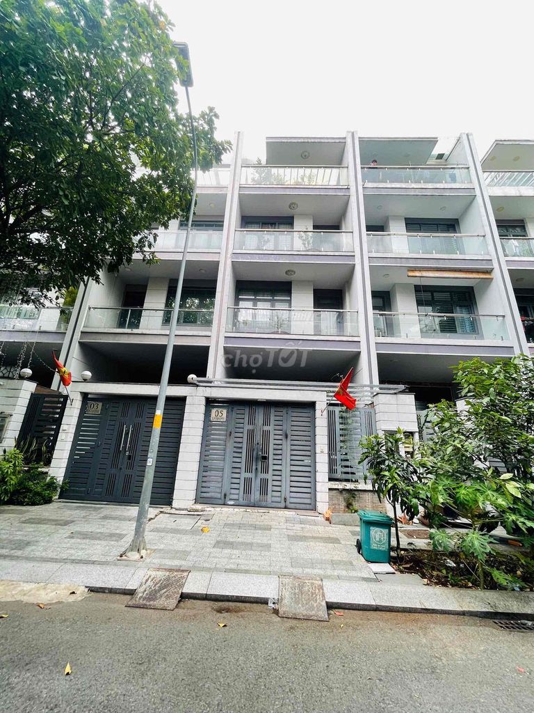 Nhà nguyên căm 5x22m Hầm 4 lầu, 5pn - 1mb - ST  tại Vạn Phúc City