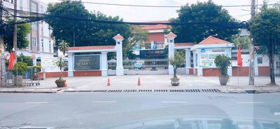 Mặt tiền kinh doanh ngộp bank. Mua bán văn phòng, mặt bằng kinh doanh tại Thành phố Thủ Đức Tp Hồ Chí Minh được đăng bởi Hải paris