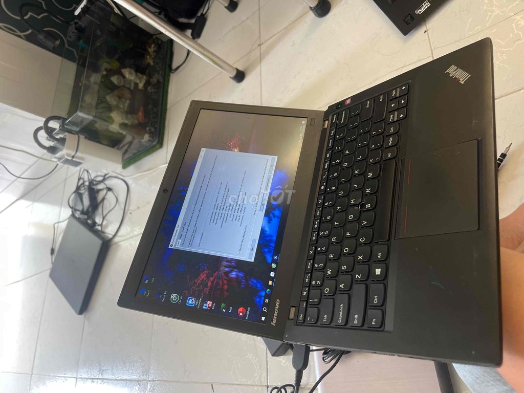 lenovo thinkpad x240 corei5/ thế hệ 4 ssd sẵn