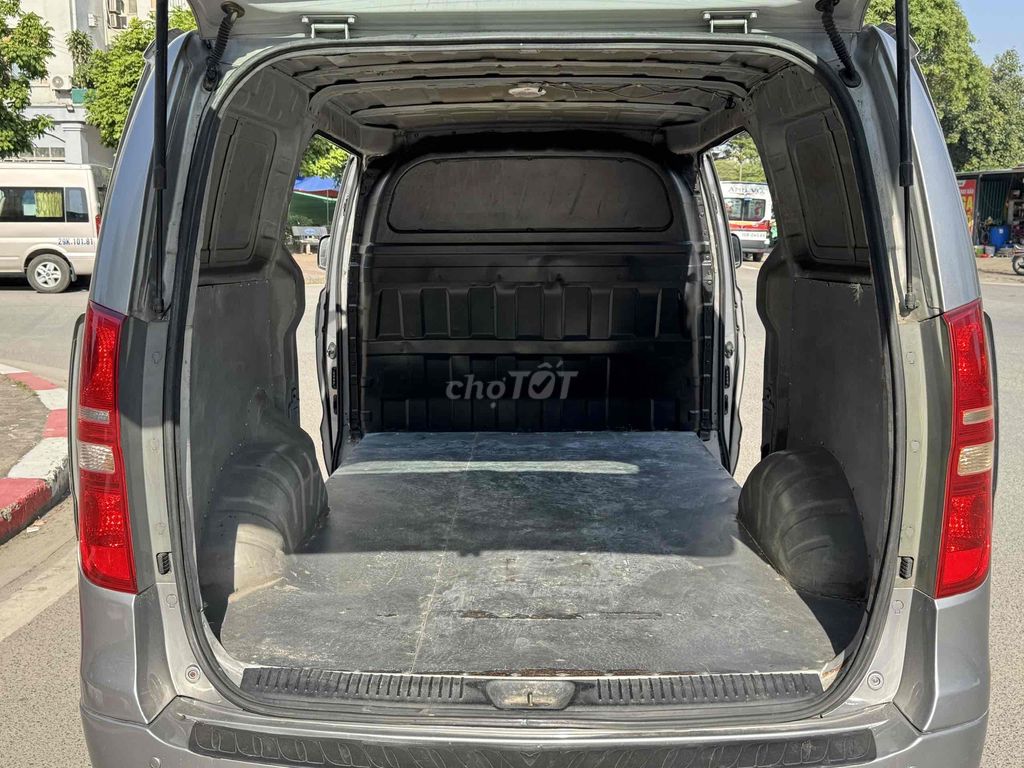Hyundai Grand Starex 2011 Van 3 chỗ máy dầu AT. Mua bán Ô tô tại Quận Bắc Từ Liêm Hà Nội được đăng bởi Tô Văn Tiến hình 12