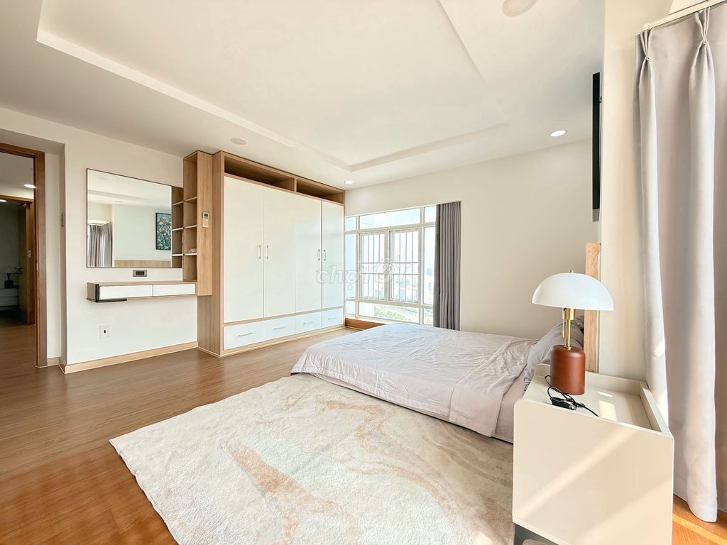 Дуплекс Phu Hoang Anh, 260 м², вид на 270 градусов на Фу-Ми-Хунг и квартал 1