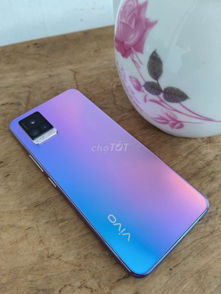 Vivo v2025 zin all gam8g/128g.màn amoled,chip snap