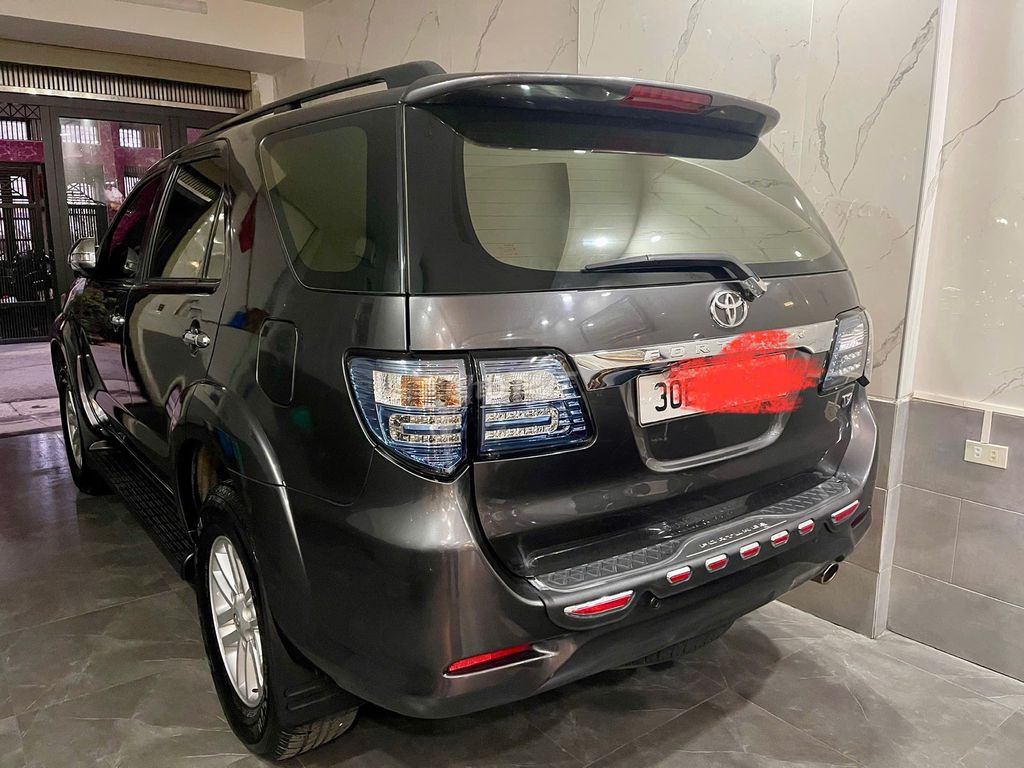 Toyota Fortuner 2012 Đẹp không đối thủ XUẤT SẮC. Mua bán Ô tô tại Quận Thanh Xuân Hà Nội được đăng bởi Vạn Phát  Auto hình 4