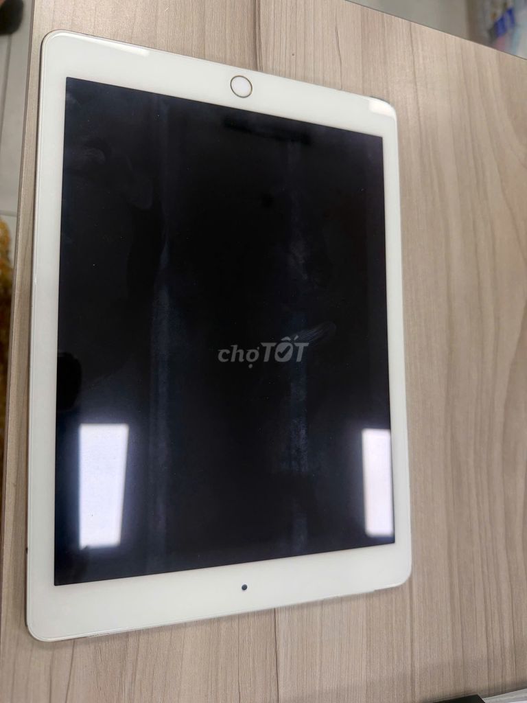 Apple iPad Air 2 Vàng. Mua bán Máy tính bảng tại Quận 1 Tp Hồ Chí Minh được đăng bởi Minh Ngoc hình 1