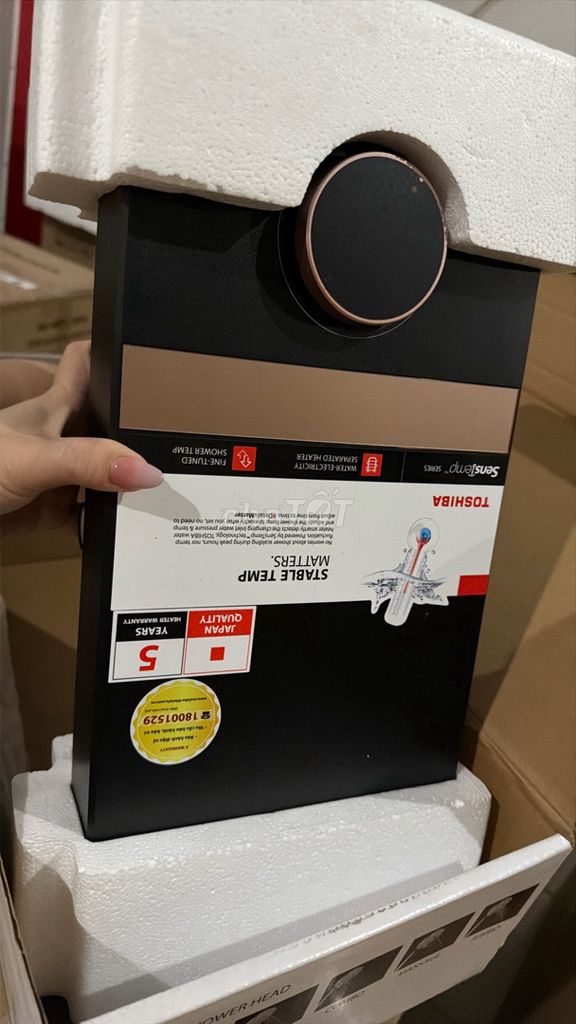Máy nước nóng Toshiba 4500W TWH-45EMCPVN(K)-CB. Mua bán Thiết bị vệ sinh, nhà tắm tại Thành phố Vĩnh Long Vĩnh Long được đăng bởi Chú Khải Duy hình 1