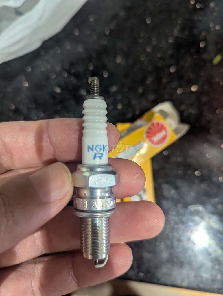 Bu-gi NGK r. Mua bán Phụ tùng xe tại Quận Hoàn Kiếm Hà Nội được đăng bởi hoang hình 2