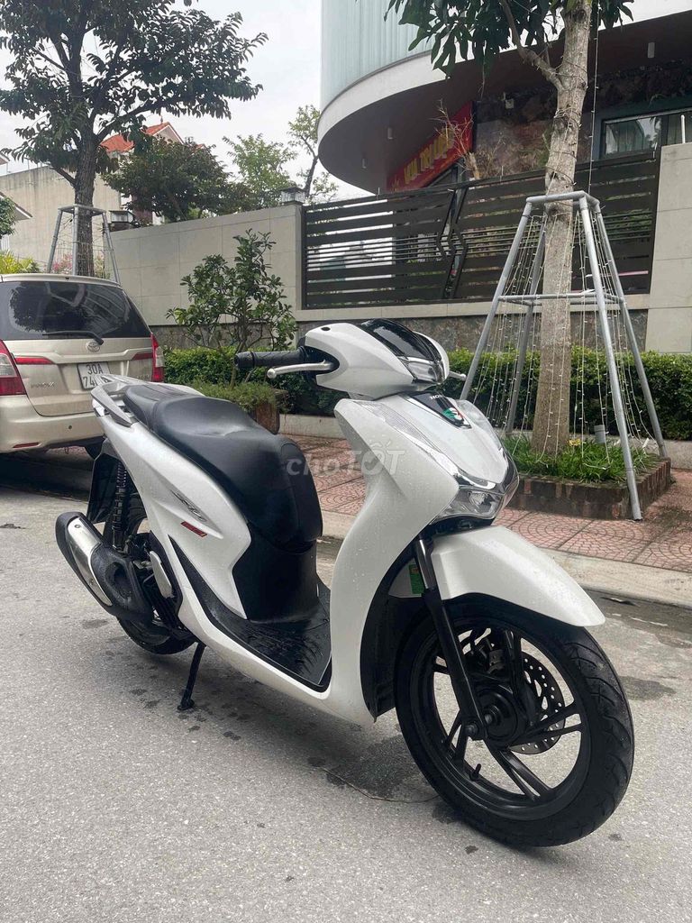 SH 125i CBS Siêu Lướt 2023 Chất _ Bảo Hành 3 Năm. Mua bán Xe máy tại Huyện Gia Lâm Hà Nội được đăng bởi Xe Máy Phúc Hưng hình 2