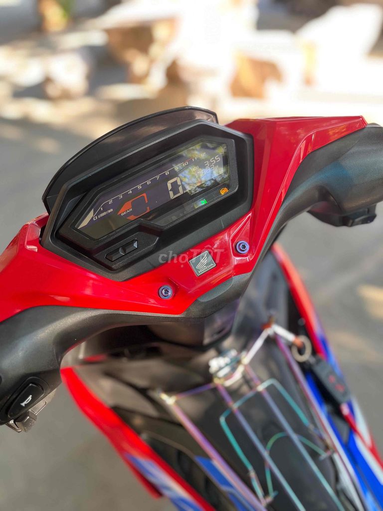 Красная ручная тележка Honda Winner V3