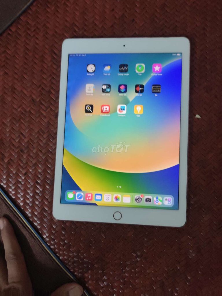 iPad Pro (9,7 inch) zin full quốc tế cần bán. Mua bán Máy tính bảng tại Quận Cầu Giấy Hà Nội được đăng bởi ngo thanh hình 1