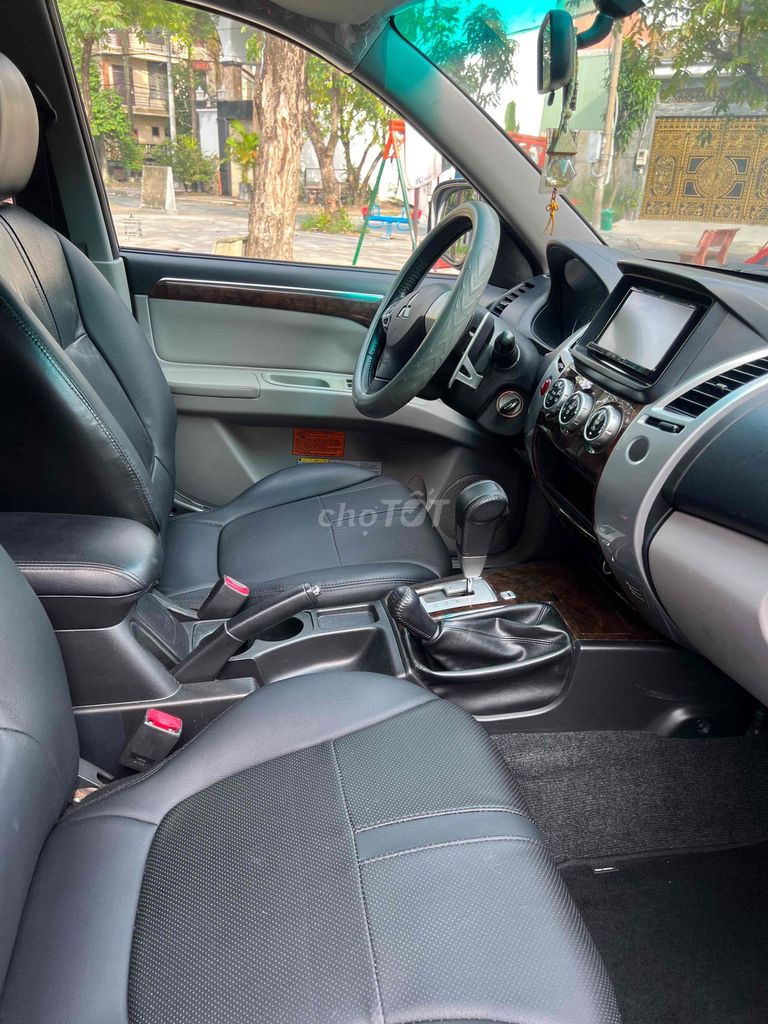 Mitsubishi Pajero Sport 2015 G 4x4 AT xe đẹp. Mua bán Ô tô tại Quận 12 Tp Hồ Chí Minh được đăng bởi Phạm Hoàng hình 8