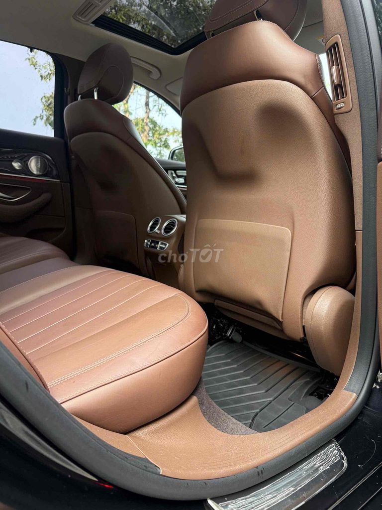 BÁN E250 Siêu Lướt chạy 36.000km bao check hãng. Mua bán Ô tô tại Quận Gò Vấp Tp Hồ Chí Minh được đăng bởi USER CAR 1990 hình 4