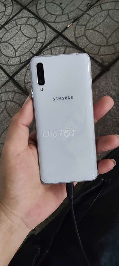 Samsung A50.ram 4 bn 64G chữa cháy ok. Mua bán Điện thoại tại Quận Bình Thuỷ Cần Thơ được đăng bởi cầu rạch súc 91b Nguyễn Văn Linh  hình 1