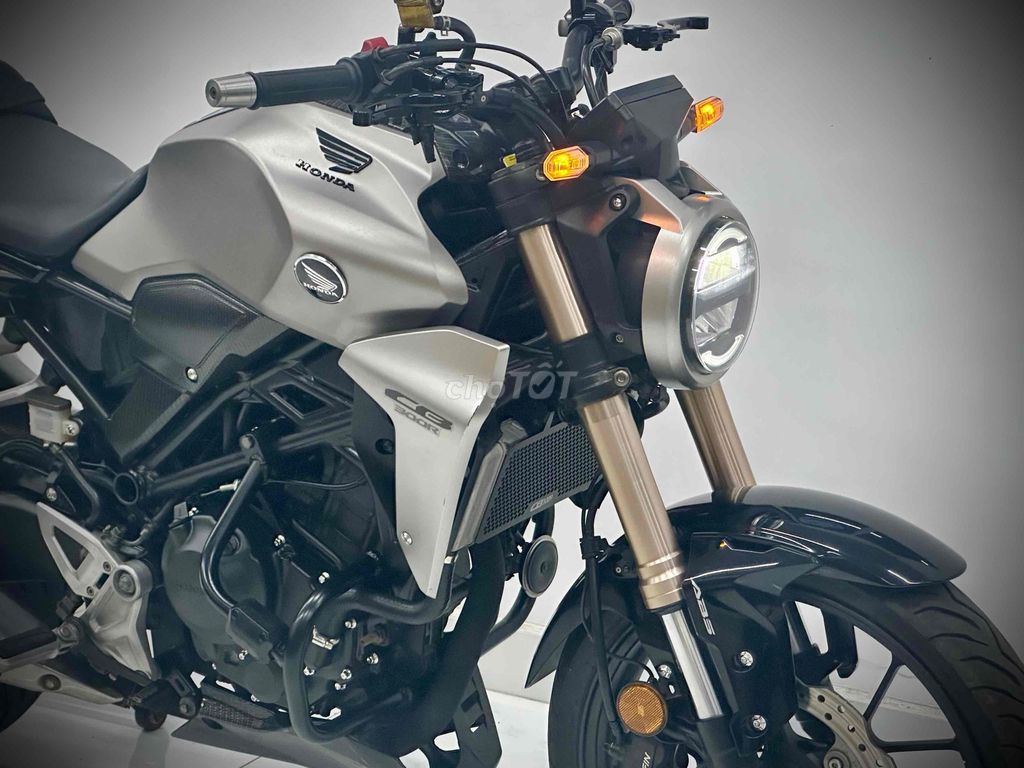 HONDA CB300R DATE 2019. Mua bán Xe máy tại Quận Gò Vấp Tp Hồ Chí Minh được đăng bởi Trần Trọng Thuận hình 3