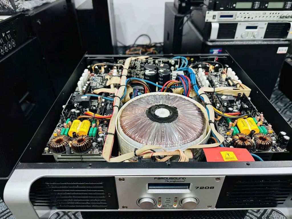 Cục đẩy Famosound 7208 850w class iNguyên bản. Mua bán Tivi, Âm thanh tại Quận Ninh Kiều Cần Thơ được đăng bởi Tu nguyen hình 1