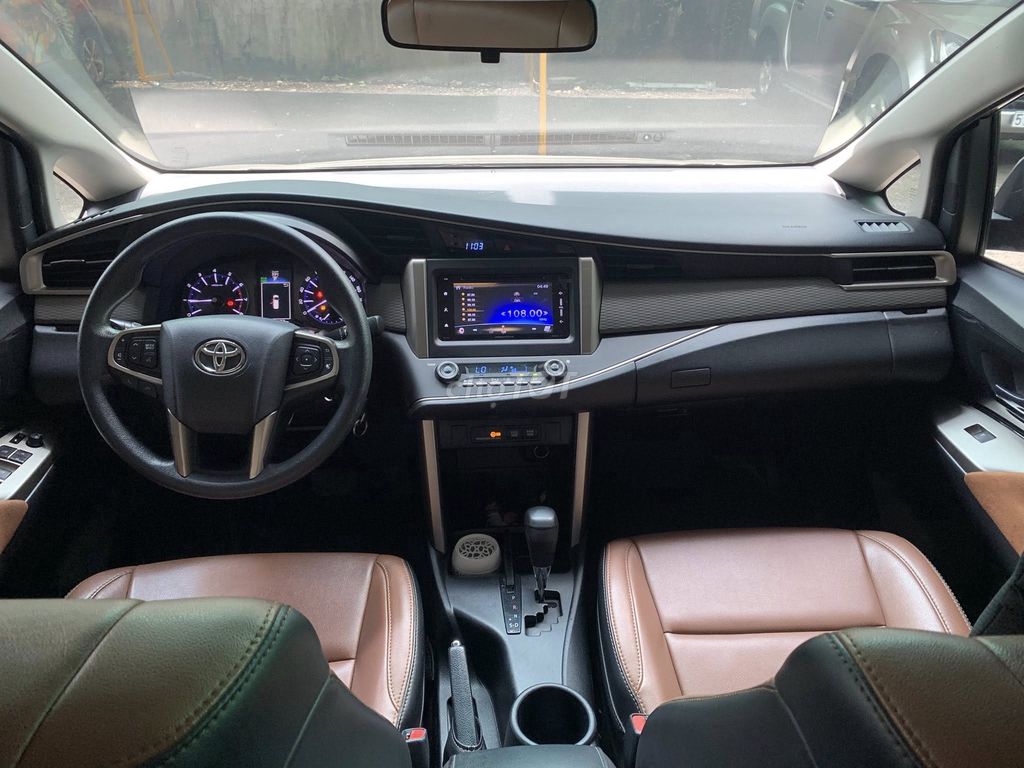 Innova 2.0G 2019 số tự động, màu xám. Mua bán Ô tô tại Quận 12 Tp Hồ Chí Minh được đăng bởi Xuân Trường hình 7