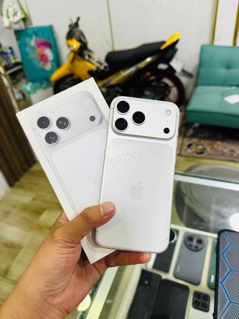 iPhone 17 Pro Max 256GB Trắng 98% Nguyên Zin. Mua bán Điện thoại tại Thành phố Tây Ninh Tây Ninh được đăng bởi Công Minh Mobile hình 1