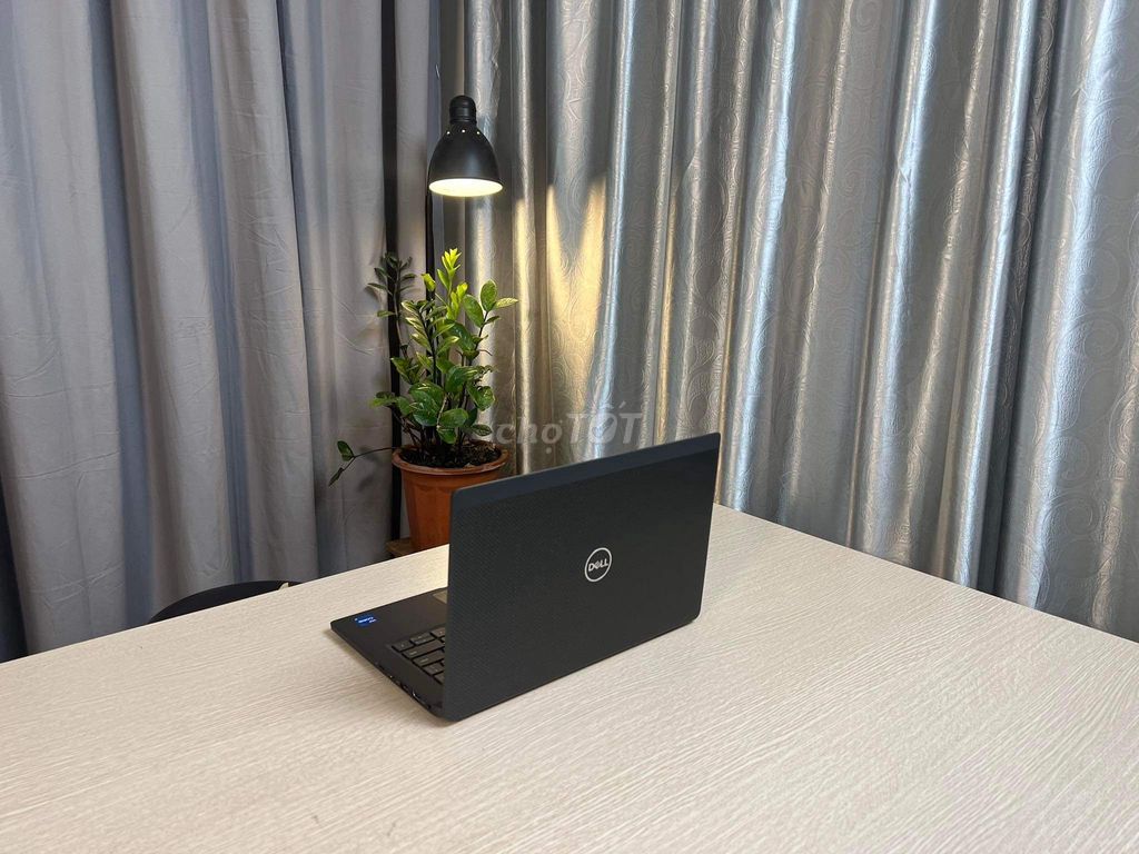 Dell 7320 i7 (1185G7,16GB,256GB) nhỏ gọn