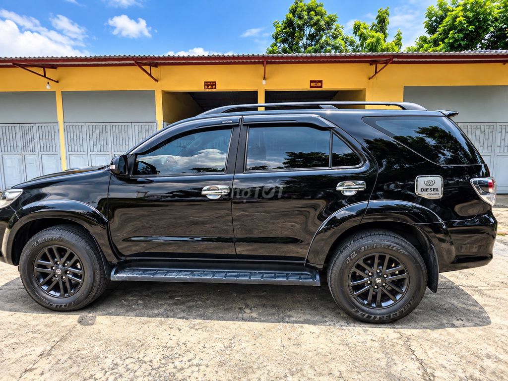 Toyota Fortuner 2016 7 chỗ Đen 208.000 km