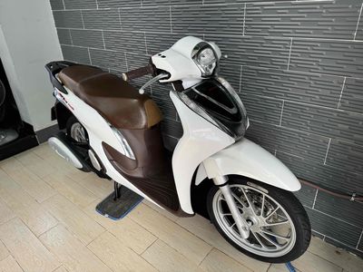 Honda SH Mode 2022 Trắng 20000 km. Mua bán Xe máy tại Quận Bình Thạnh Tp Hồ Chí Minh được đăng bởi kelwin
