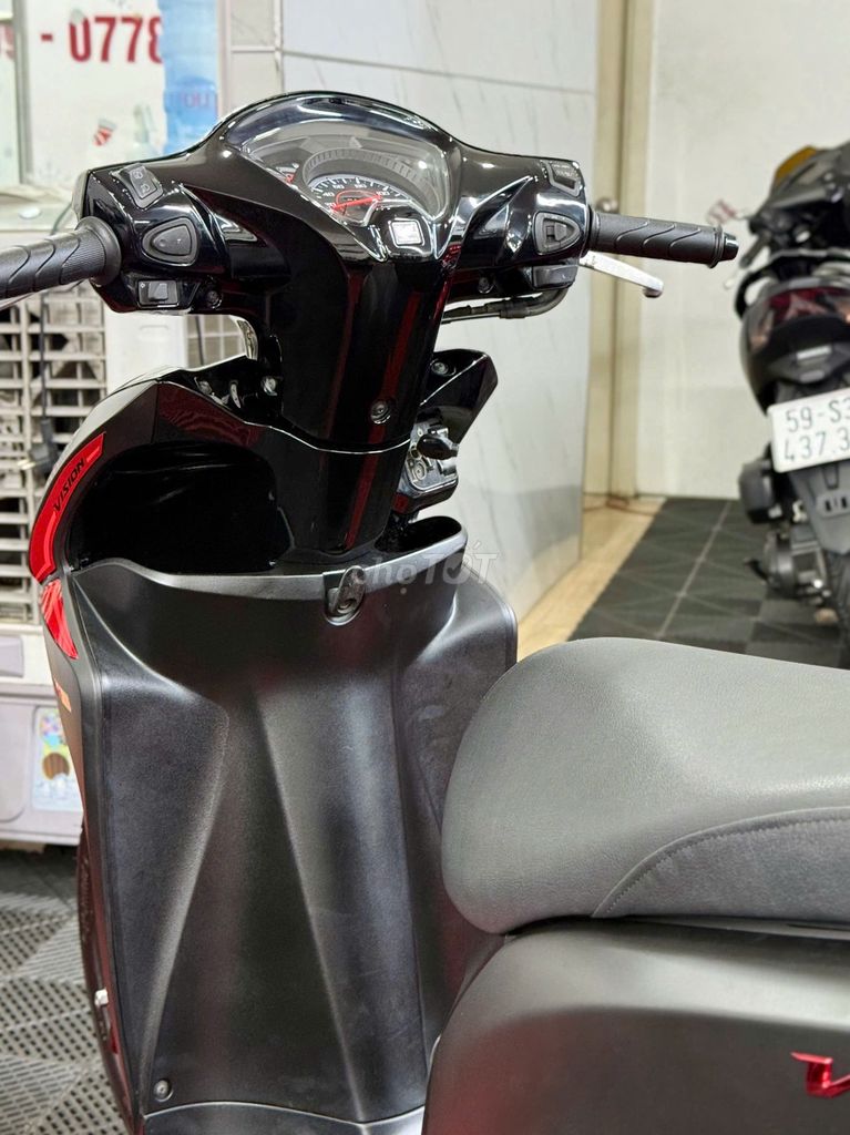 💥Honda Vision 2018 bản Đen nhám- Đỏ BSTP 9 chủ ký. Mua bán Xe máy tại Thành phố Thủ Đức Tp Hồ Chí Minh được đăng bởi XE MÁY THỦ ĐỨC hình 3