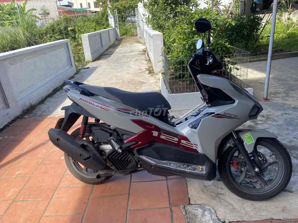 xe ab 125 mới mua đăng ký chính chủ đi gần 2k km. Mua bán Xe máy tại Huyện An Lão Hải Phòng được đăng bởi trung kiên hình 5