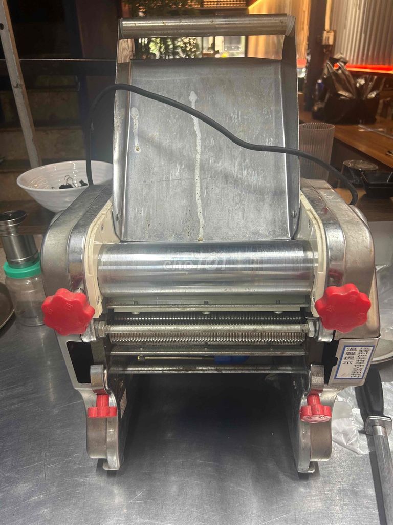 Máy làm mì Kim loại Bạc Nhỏ gọn Còn mới. Mua bán Bếp, lò, đồ điện nhà bếp tại Quận Ba Đình Hà Nội được đăng bởi khoa hình 1