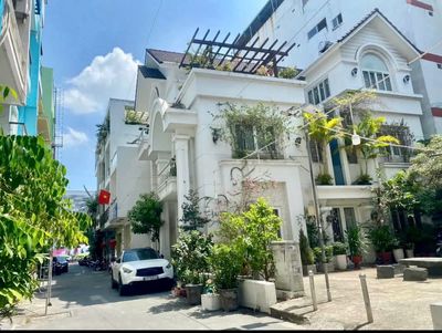 Biệt thự 3 tầng lộng lẫy ngay Celedon City, 172m2, đẳng cấp đỉnh cao. Mua bán nhà ở tại Quận Tân Phú Tp Hồ Chí Minh được đăng bởi Nguyễn Quốc Mạnh Tuấn