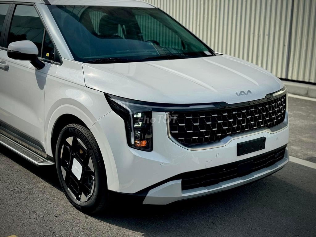 New Carnival Luxury - Tặng bảo hiểm và Voucher. Mua bán Ô tô tại Quận 7 Tp Hồ Chí Minh được đăng bởi Trọng Nhân hình 2