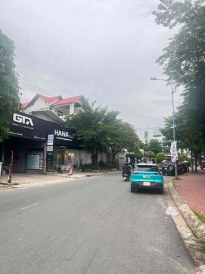 Аренда · 8 комн. · 200 м² · Thành phố Thủ Đức, ул. Đường Cao Đức Lân