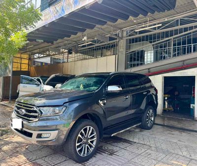 Ford Everest Titanium 2 cầu nhập thái 2020 xám đậm