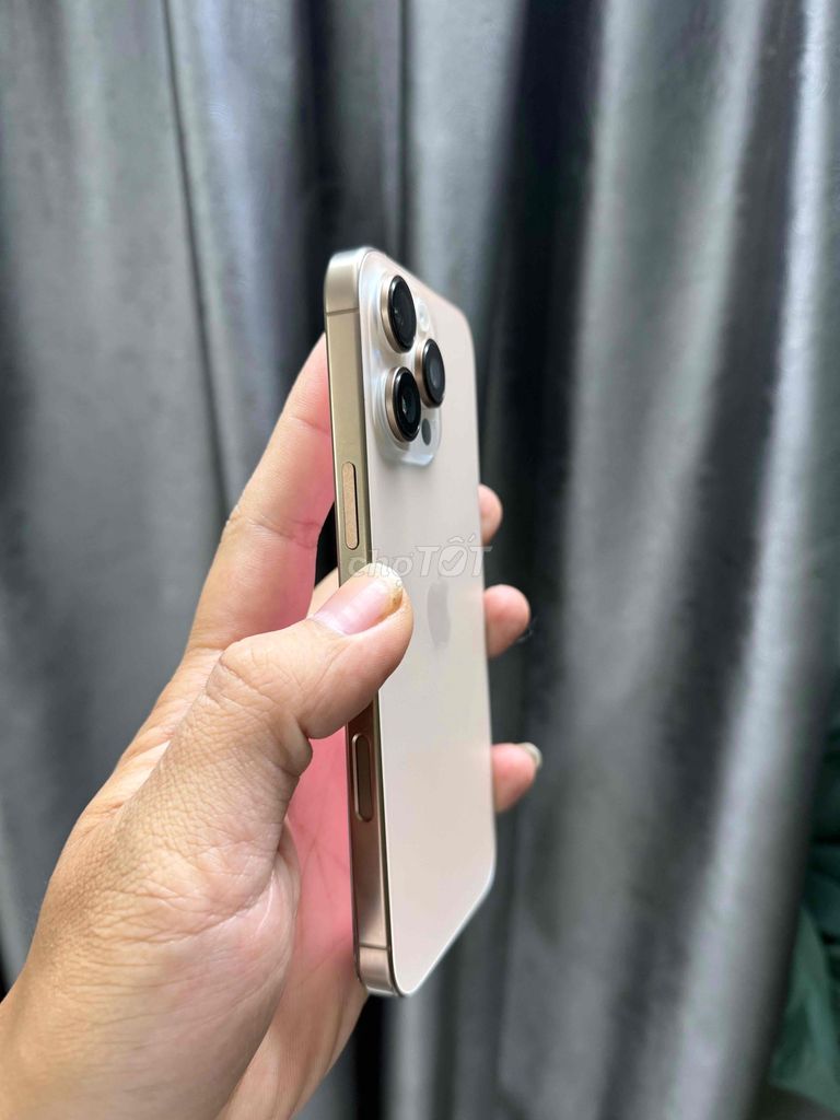 iPhone 16 Pro Max 256GB Vàng Hỏng màn. Mua bán Điện thoại tại Quận Long Biên Hà Nội được đăng bởi hồ mạnh hiếu hình 1