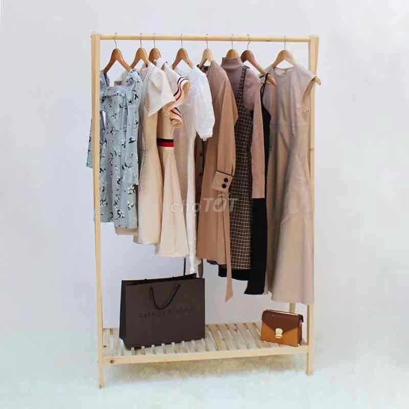 Kệ treo quần áo gỗ 1 tầng. Mua bán Tủ, kệ gia đình tại Huyện Hóc Môn Tp Hồ Chí Minh được đăng bởi Trung hình 1