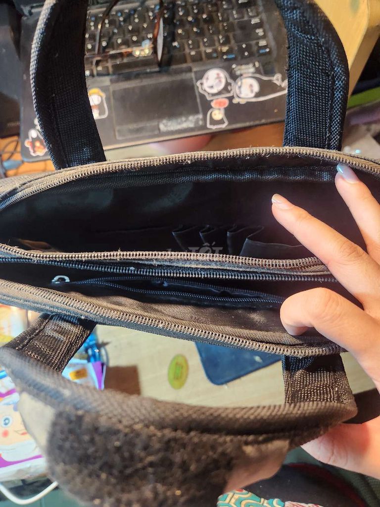 Túi xách Unisex Vải Đen. Mua bán Túi xách tại Quận Hồng Bàng Hải Phòng được đăng bởi Nguyễn Hồng hình 1