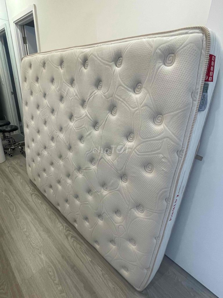 Pass nệm Dunlopillo160x200 miễn phí vận chuyển. Mua bán Giường, chăn ga gối nệm tại Thành phố Thủ Đức Tp Hồ Chí Minh được đăng bởi Tram Le hình 1